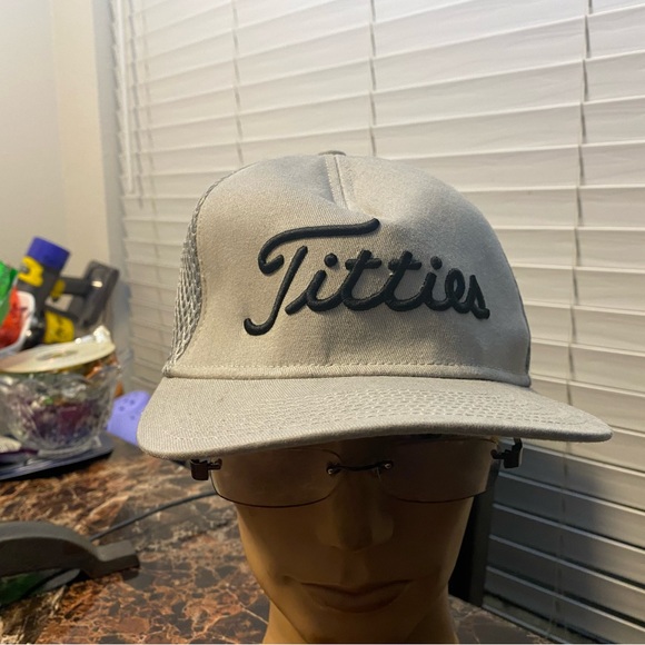 Titleist “Golf Gods” Mens Gray Tan Performance Mesh Hat Golf Cap Size Large/XL - Picture 2 of 14
